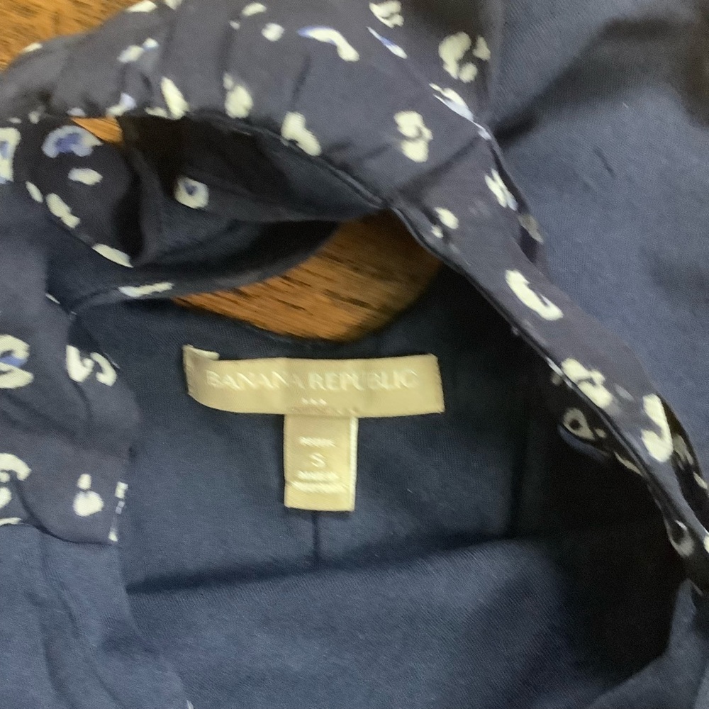 Banana Republic Floral Navy Blue Racerback Tank Top/Blouse - Petite Small - Picture 5 of 7
